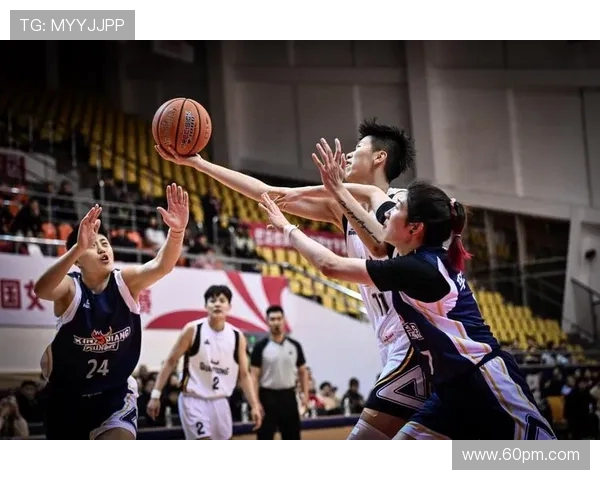 CBA精彩对决江苏队与新疆队比赛录像回顾与精彩瞬间分析