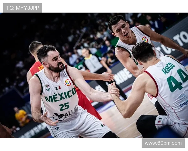 中国男篮对阵黑山精彩视频回顾及赛后分析全景呈现