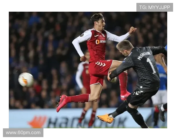 布拉加与斯洛云的激烈对决展现足球魅力与战术智慧的较量 布拉加与斯洛云的激烈对决展现足球魅力与战术智慧的较量